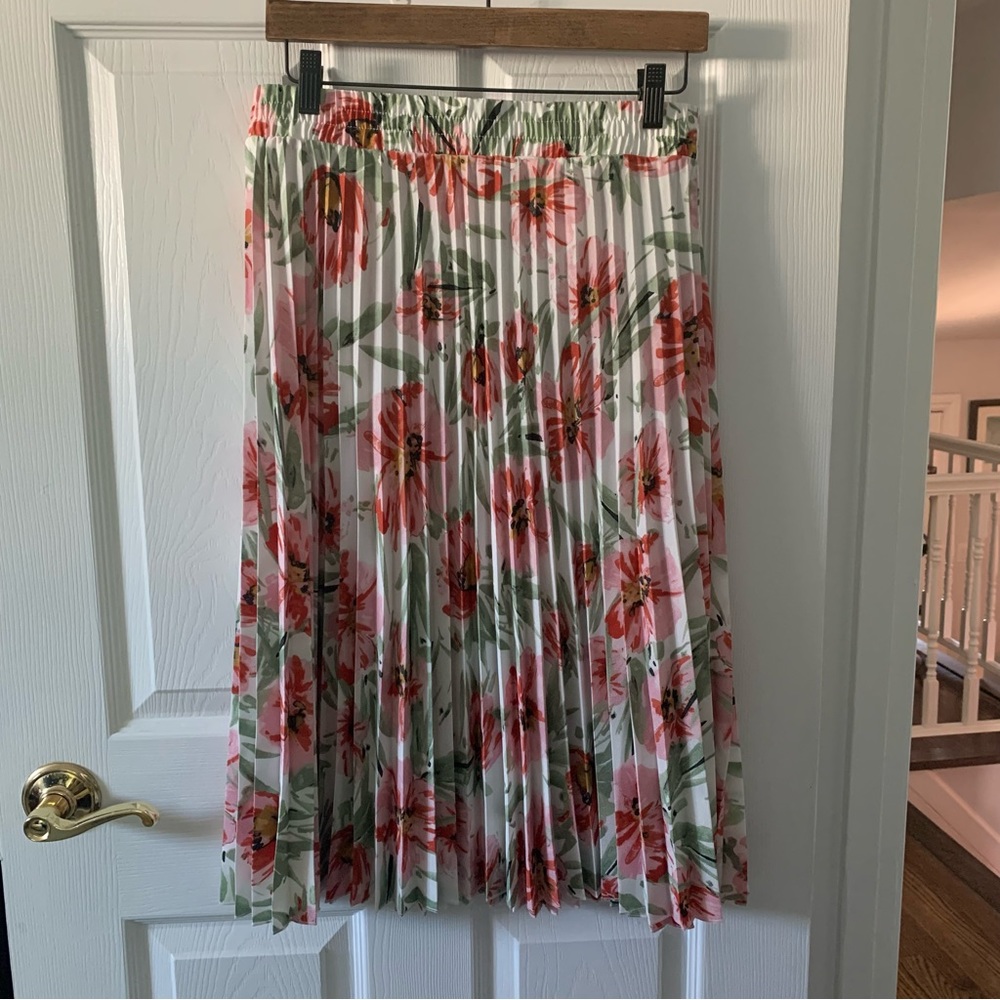 Tahari floral pleated midi skirt